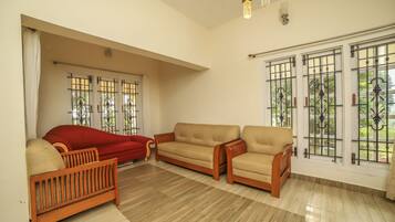 Elite Villa, 4 Bedrooms | Living area