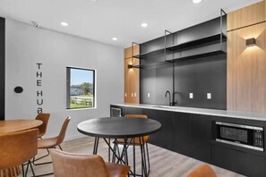 Dining - 3 Bedroom/ 3 Bath Town House, minutes away from Disney (Kissimmee)