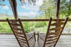 Property grounds - Hunter's Hideaway (2-Bedroom Cabin) with Mountain view - Pets Allowed by RedAwning (Townsend)