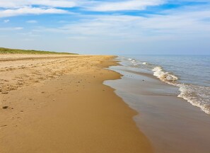 Beach - Ballygarrett Holiday Home (Ballygarrett)