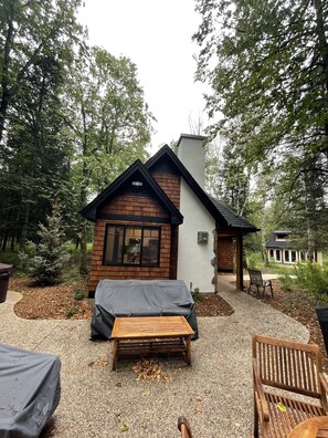 Terrace/patio - Cabin on the Boardman River (Traverse City)