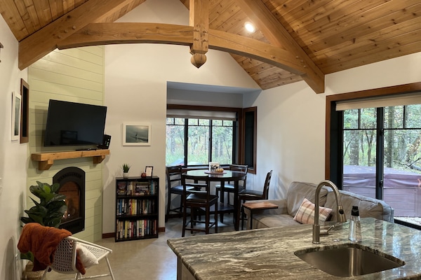 Smart-tv och eldstad