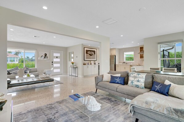 Smart TV, mesa de pingue-pongue