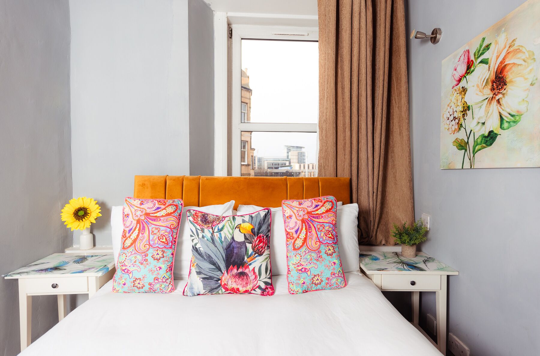 2 bedrooms, in-room safe, desk, iron/ironing board