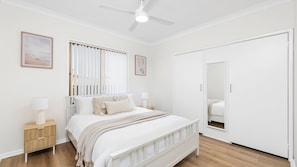 3 soverom, strykejern/-brett, wi-fi (inkludert) og sengetøy