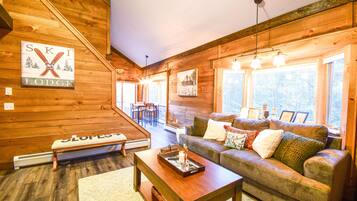 Smart TV, fireplace, ping pong