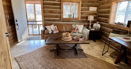 Peaceful Country Cabin along Walnut Creek, Covered Deck & HotTub, ShelterHouse, 