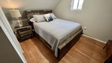 2 bedrooms, WiFi, bed sheets