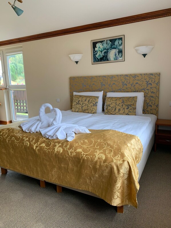 Economy Double Room | Select Comfort beds, individually decorated, free WiFi, bed sheets - Jachymoff (Jachymov)