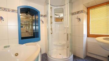 Apartment | Bathroom