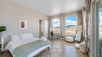 3 habitaciones, escritorio, tabla de planchar con plancha y wifi gratis