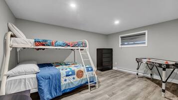 4 chambres, bureau, Wi-Fi gratuit, draps fournis