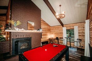 Spielezimmer