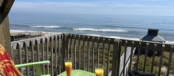 2025: Truly Oceanfront. The Penthouse in Duck, has Amazing Ocean Views!