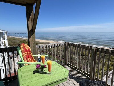 Truly Oceanfront, newly renovated.  The Penthouse in Duck, Amazing Ocean Views!