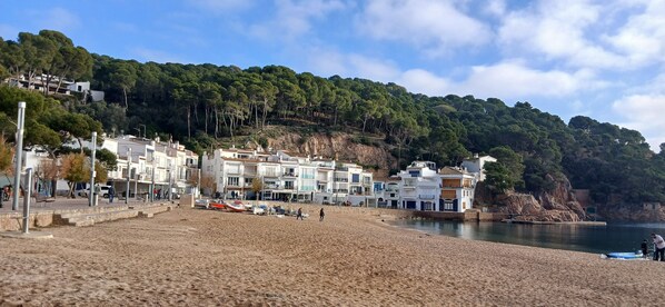 Sun loungers, beach towels