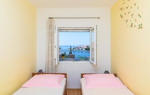 2 chambres, fer et planche à repasser, Wi-Fi gratuit, draps fournis