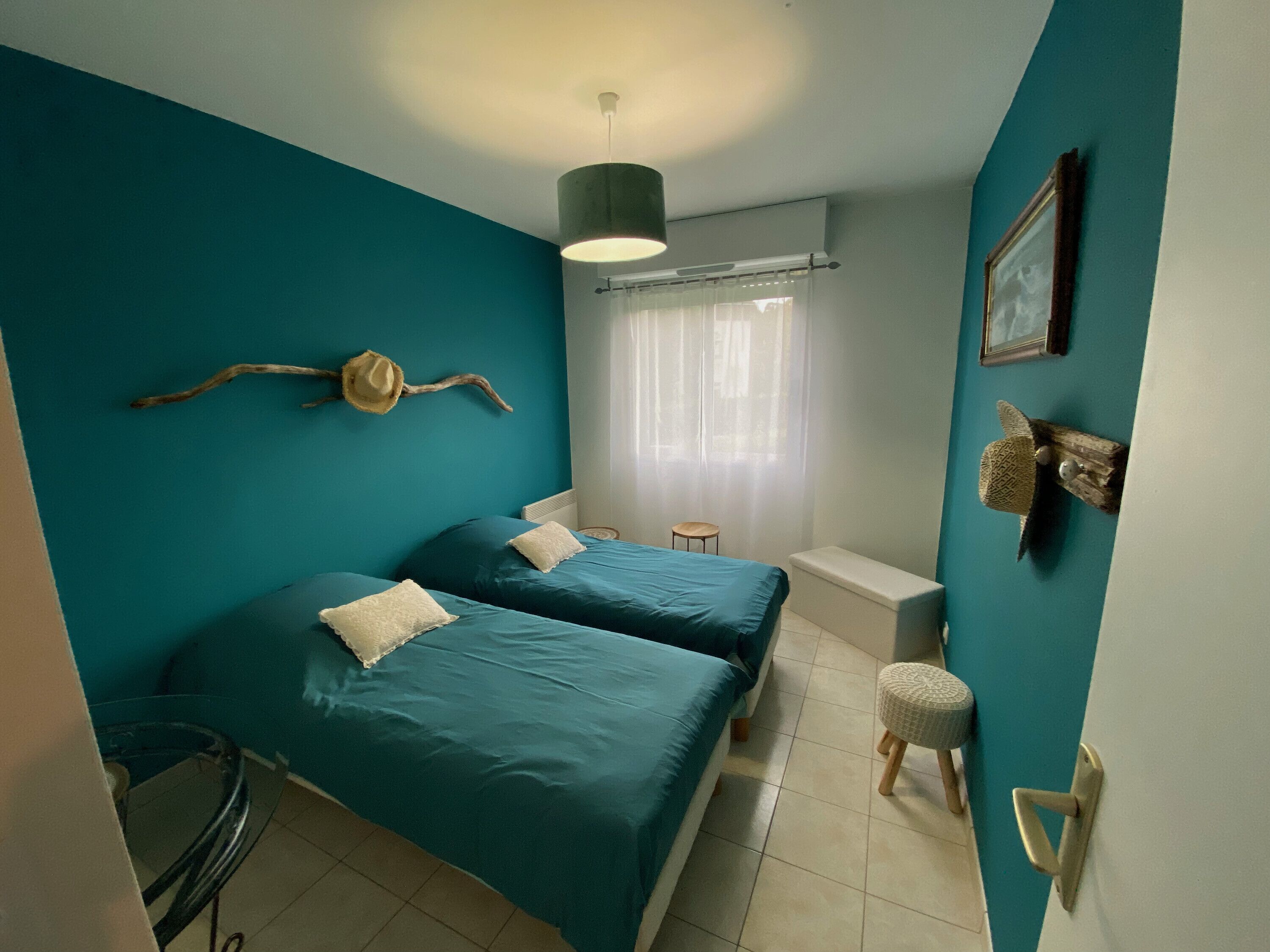 2 chambres, fer et planche à repasser, Wi-Fi gratuit, draps fournis