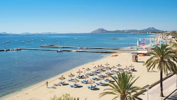 Una playa cerca
