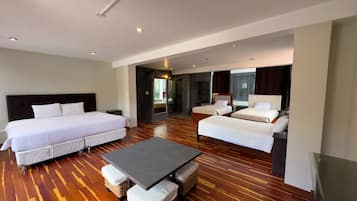 Family Quadruple Room | 1 bedroom, free WiFi, bed sheets