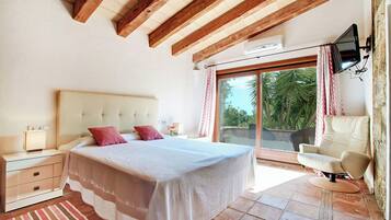 5 sovrum, strykjärn/strykbräda, gratis wi-fi och sängkläder