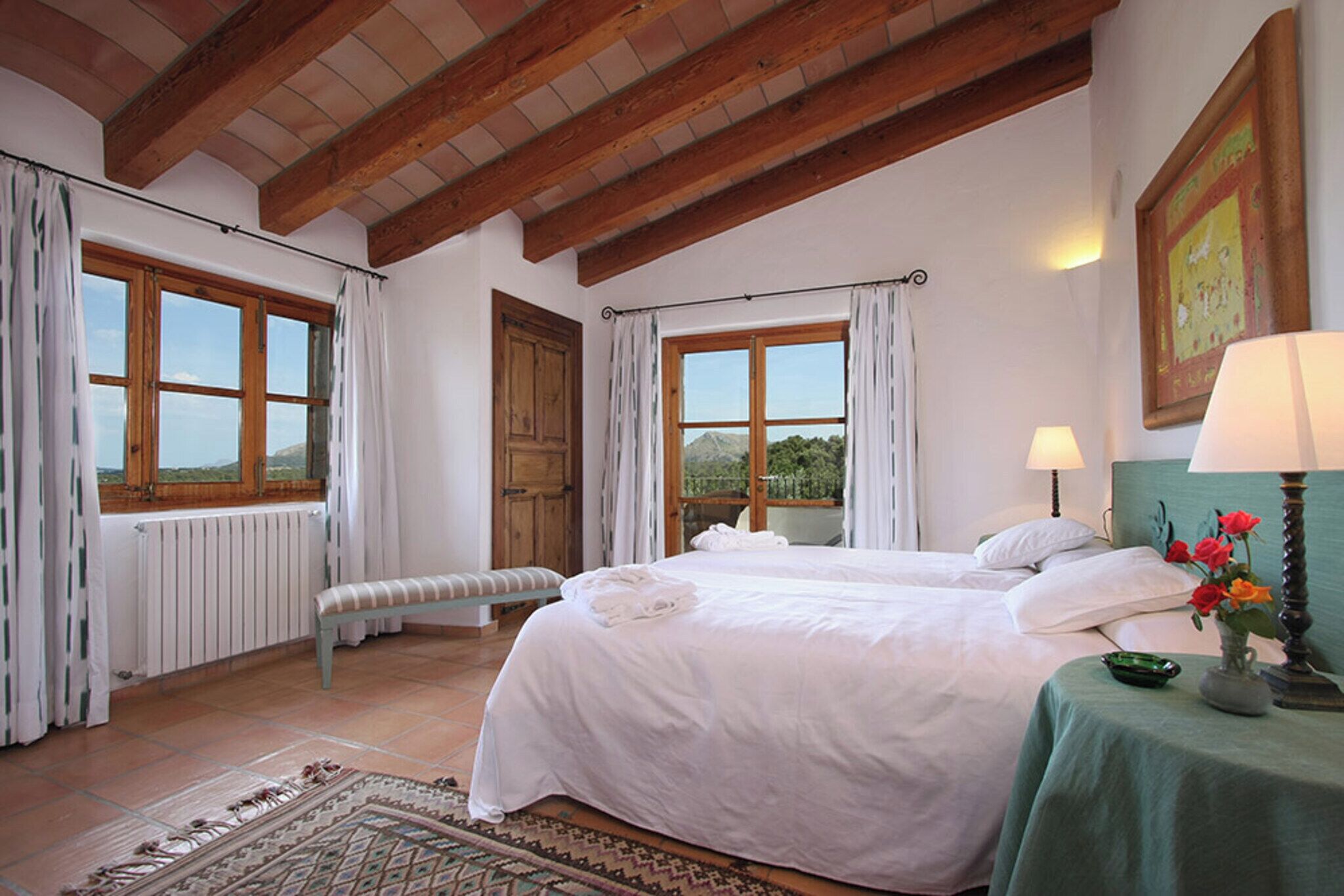 5 dormitorios, tabla de planchar con plancha, wifi gratis y ropa de cama