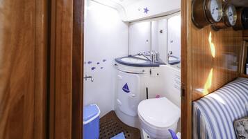 Doccia, asciugacapelli, asciugamani