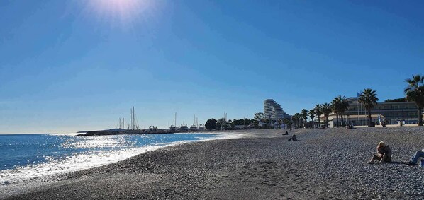 Tæt på stranden