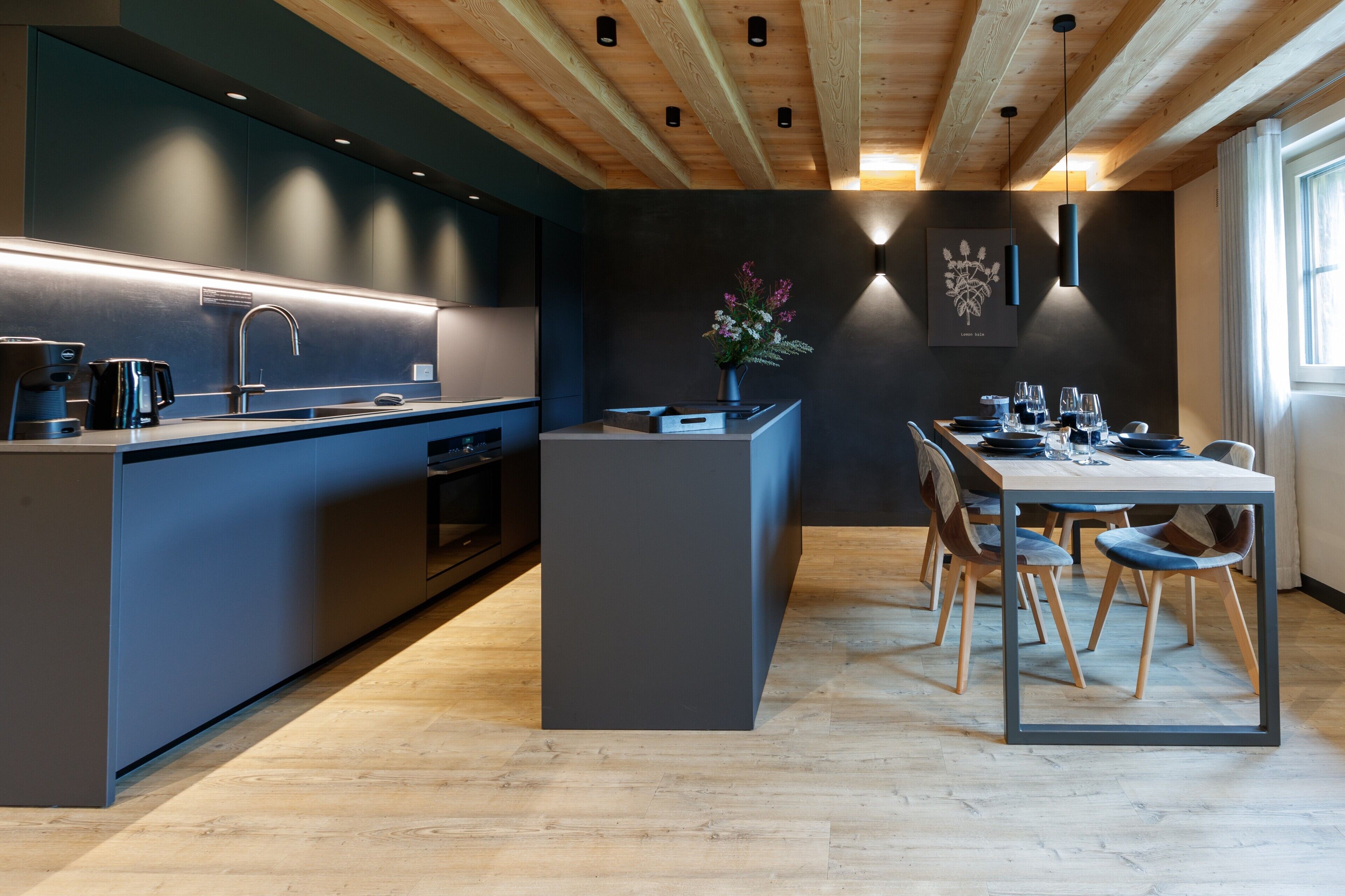 Réfrigérateur, four, plaque de cuisson, lave-vaisselle