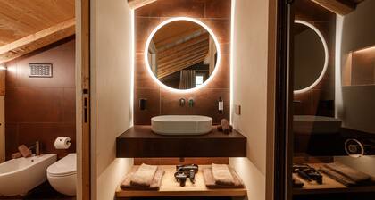 Chalet 'Ice Villa Genf with Spa' with Mountain View, Shared Garden and Wi-Fi
