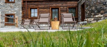 Chalet 'Ice Villa Genf with Spa' with Mountain View, Shared Garden and Wi-Fi