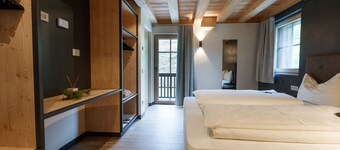 Chalet 'Ice Villa Genf with Spa' with Mountain View, Shared Garden and Wi-Fi