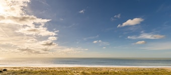 Holiday Home 'Maison Vue Sur Mer 50m Plage' with Sea View, Private Terrace and Wi-Fi