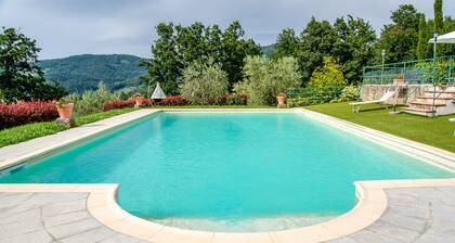 Ferienwohnung "Il Cerro La Capanna Piano Primo" mit Gemeinschaftspool und WLAN