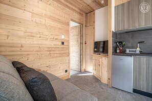 DVD player, table tennis