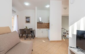 Smart TV - 1 bedroom gorgeous apartment in Kosljun (Kosljun)