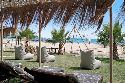 Studio Apartment 'Iguana 16' with Sea View, Wi-Fi and Air Conditioning