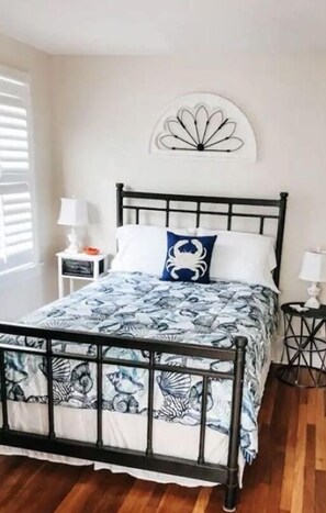 6 makuuhuonetta, silitysrauta/-lauta, vauvan matkasänky, Wi-Fi