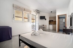 1 bedroom, free WiFi, bed sheets