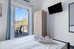 1 bedroom, free WiFi, bed sheets