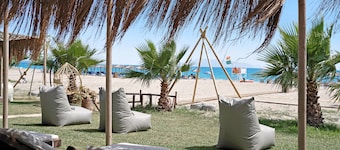 Studio Apartment 'Iguana 7' with Shared Pool, Wi-Fi and Air Conditioning