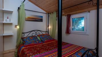 2 makuuhuonetta, silitysrauta/-lauta, ilmainen Wi-Fi, vuodevaatteet