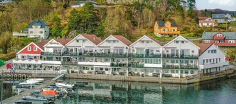 Cozy apartment in Uggdal with WiFi