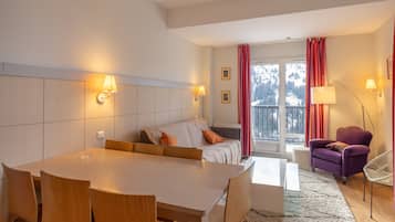 Télévision, lecteur de DVD, chaßne hi-fi