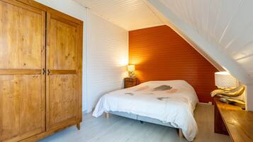 3 bedrooms, free WiFi, bed sheets