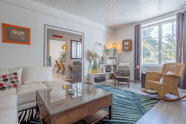 TV, peis og stereoanlegg