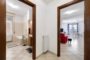 3 bedrooms, iron/ironing board, free WiFi, bed sheets - Apartment 'Casa Rosa' with Private Terrace and Wi-Fi (Loano)