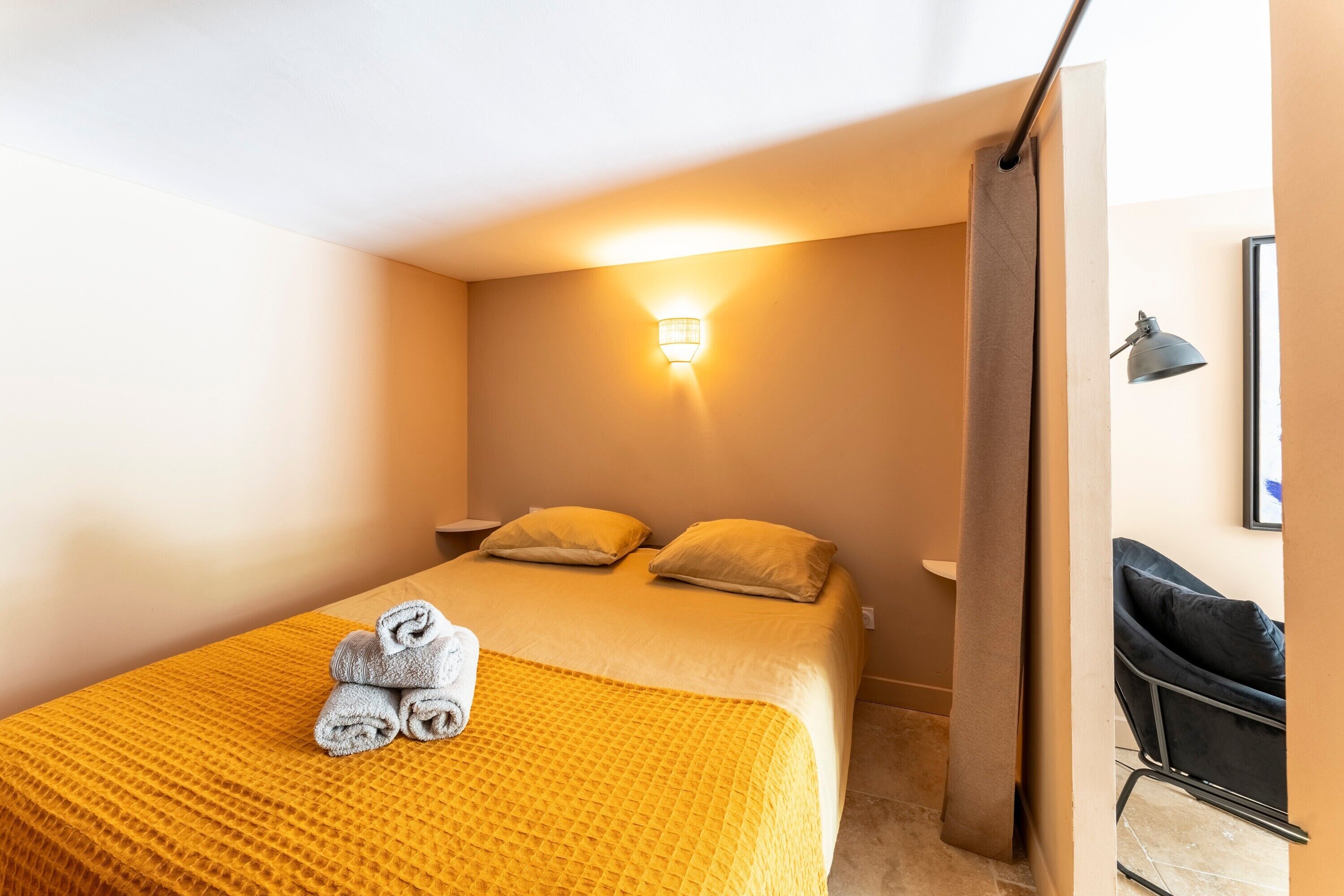 1 quarto, Wi-Fi de cortesia, roupa de cama