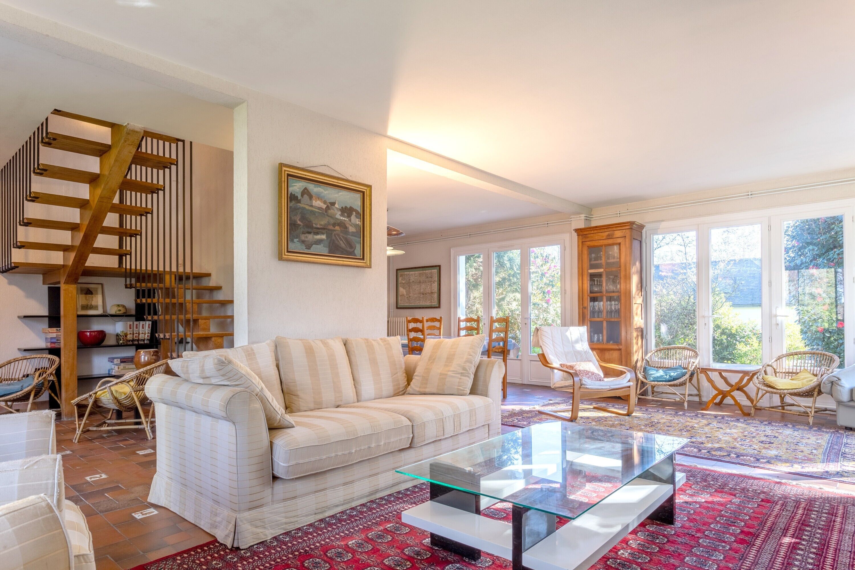 TV, fireplace, ping pong