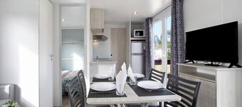 Chalet 'Bungalow T2 I - 15 Min From Nazaré' with Shared Pool, Private Terrace and Air Conditioning